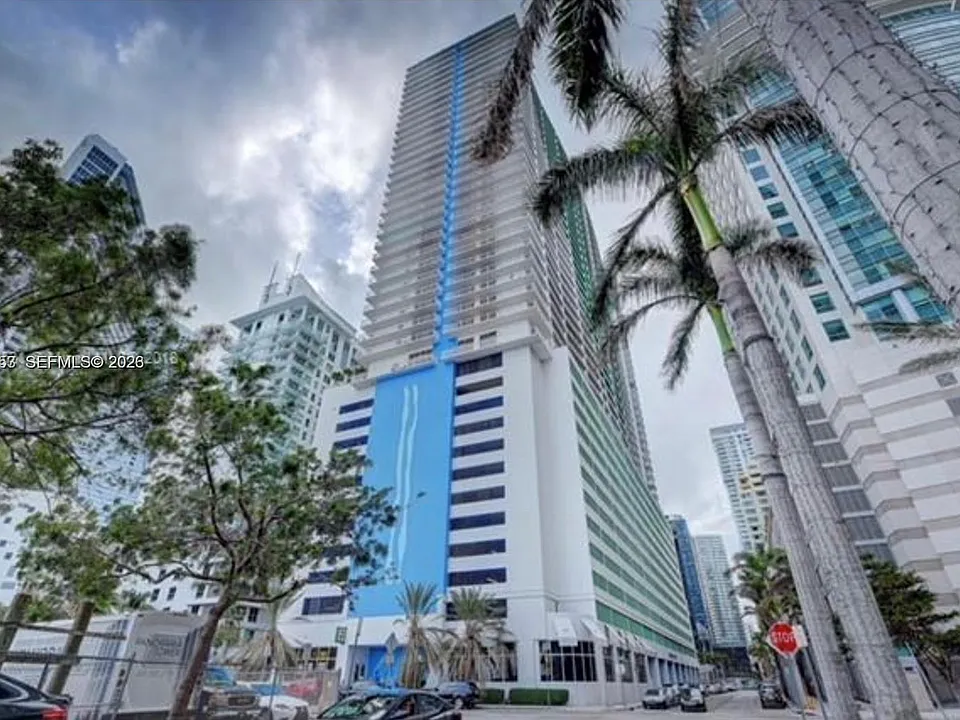 1200 Brickell Bay Dr #1822