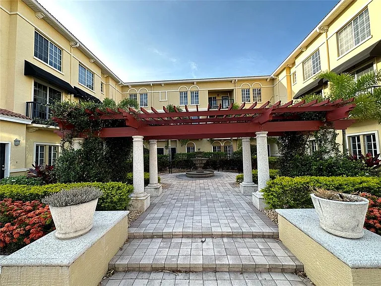5213 Beach Breeze Ct — Photo 20