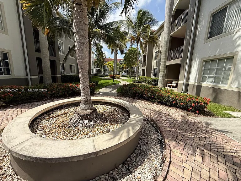 6861 SW 44th St #205 — Photo 33