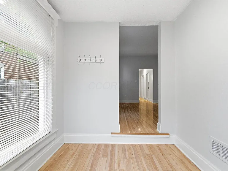 19 E Mithoff St — Photo 3