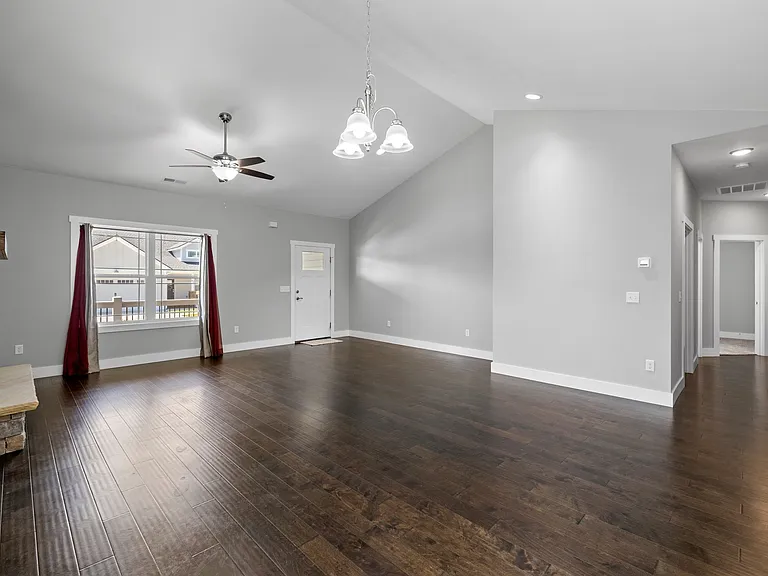 80 Leyland Cir — Photo 5