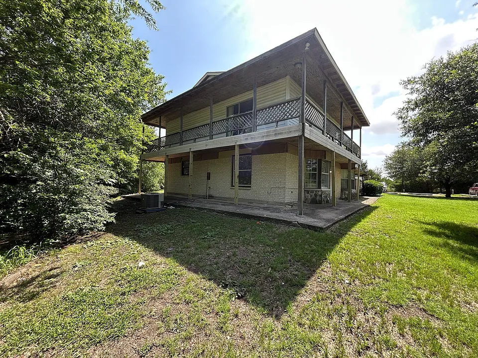 715 Eastham Ln #C