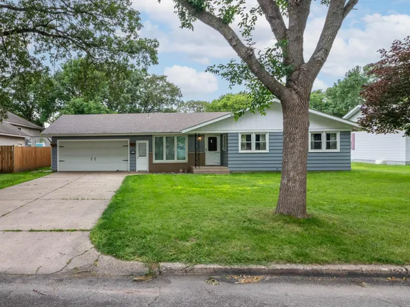 1105 Broadway Ave S, Sauk Rapids, MN 56379