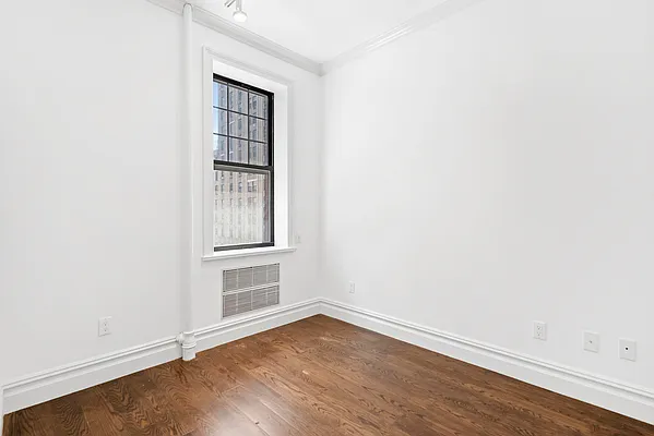 Rented by Compass | media 10