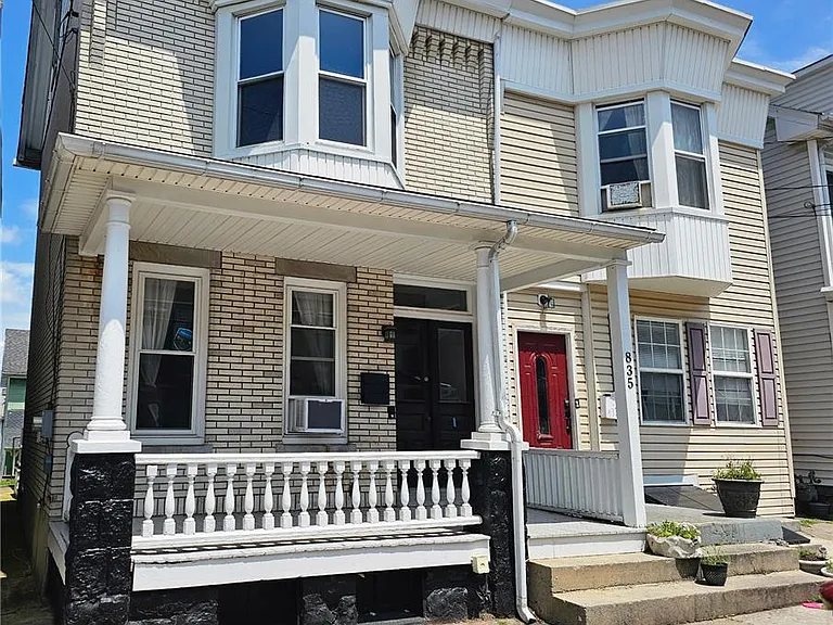 835 W Berwick St — Photo 1