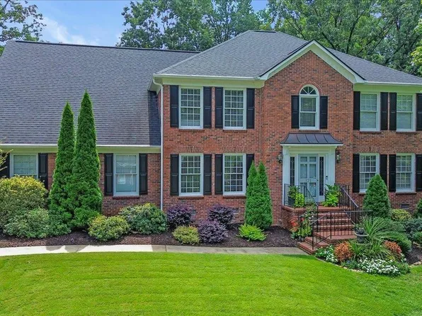 121 Sun Meadow Rd, Greer, SC 29650