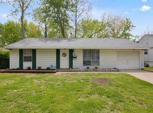 2705 E California Ave, Urbana, IL