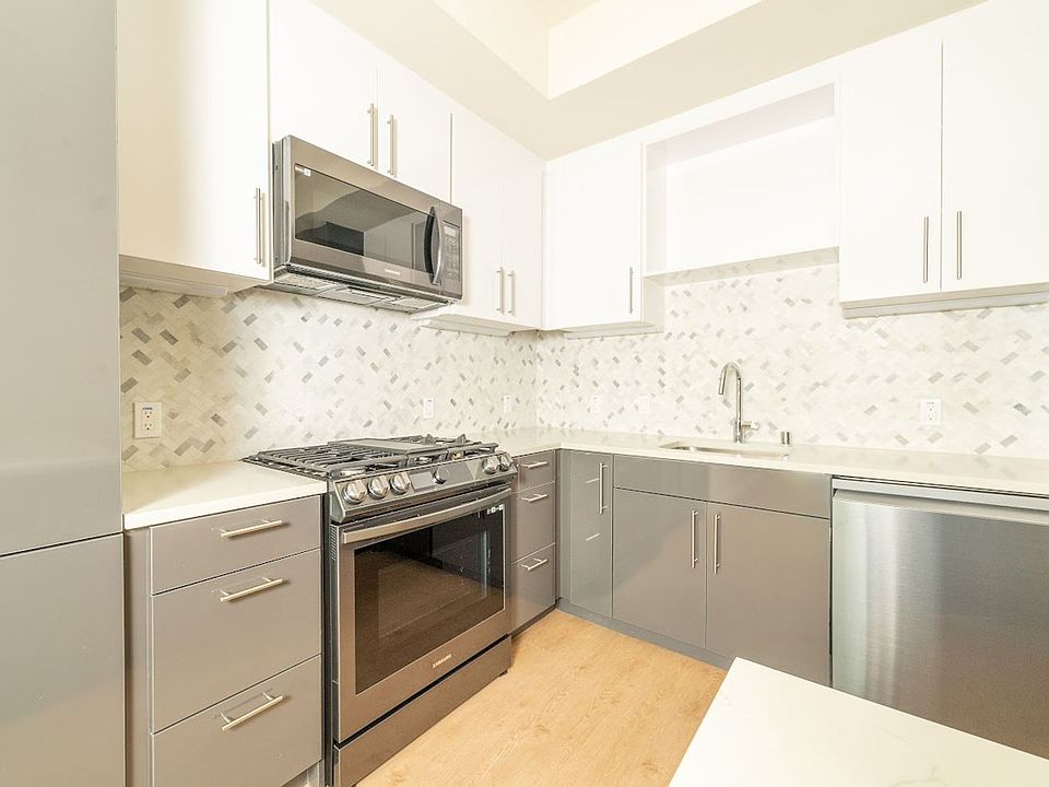 1st image of 240 W Macarthur Blvd #304