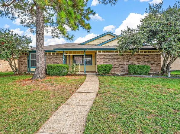 330 Quail Hollow Dr, Mesquite, TX 75150