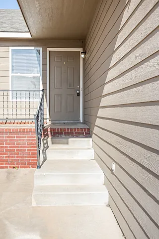 1008 E Karla Ct — Photo 3