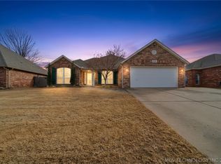 3725 W Detroit St, Broken Arrow, OK 74012