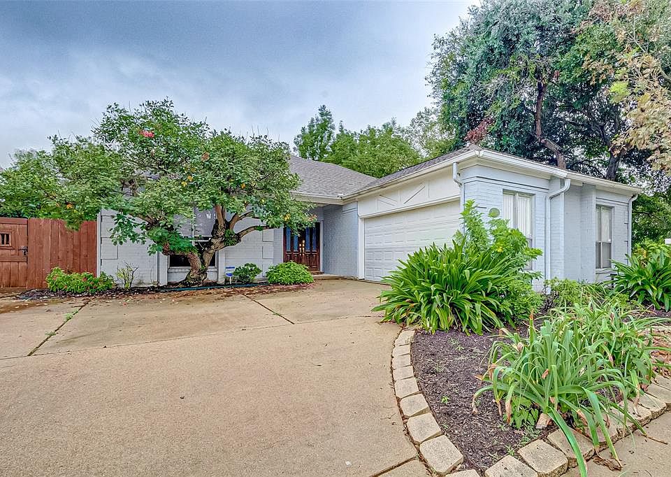 1st image of 2819 Highland Lakes Dr
