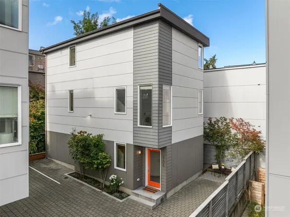2206 W Emerson Street, Seattle, WA 98199