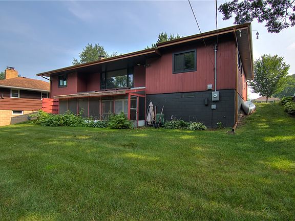 4th image of 1520 Fairway Street