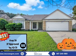 8202 Weatherly Dr, Rowlett, TX 75089