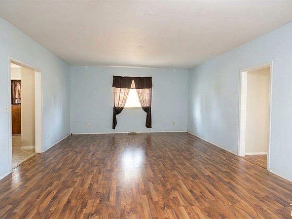 4th image of 314 N Race St