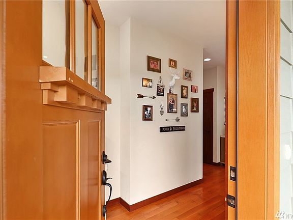 4th image of 2481 Stoneyfield Dr
