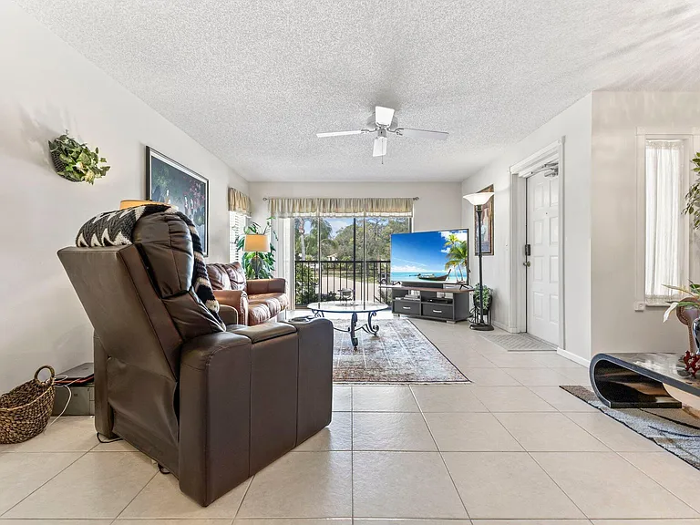 2732 SW Matheson Ave #112-B2 — Photo 4