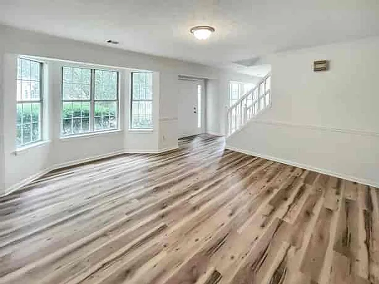 2945 Georgian Manor Dr — Photo 16