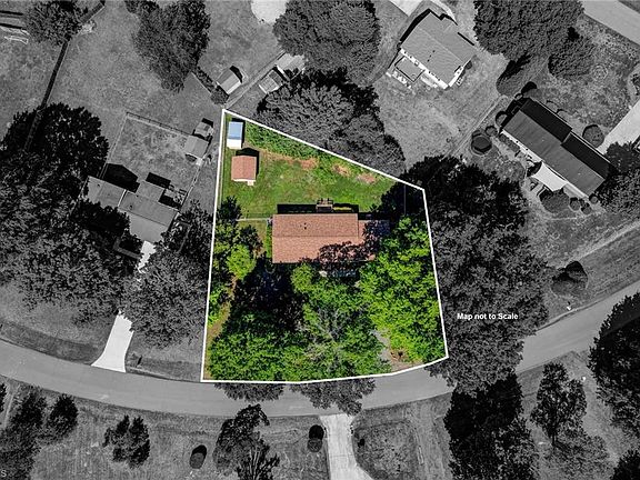 5th image of 130 Fieldale Dr