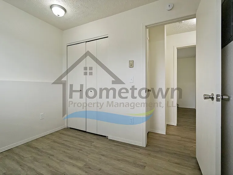 1205 W Emma Ave — Photo 20