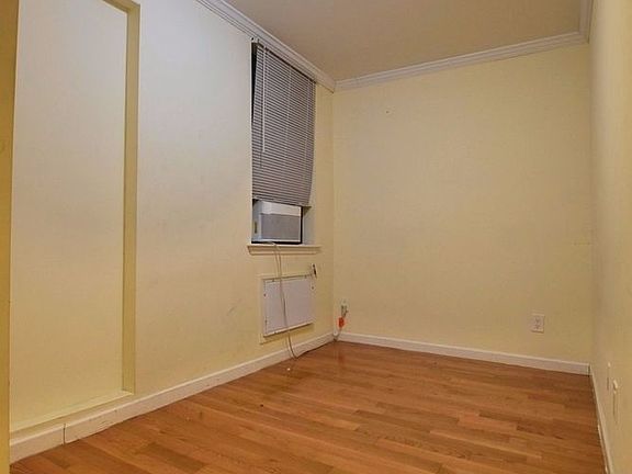 4th image of 239 Henry St #4F