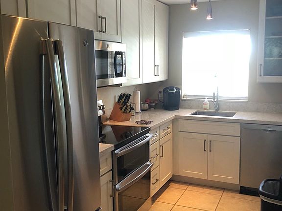 4th image of 333 NW 17th Ct APT 309