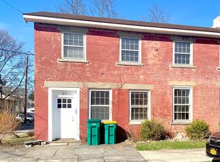 61 Livingston St, Saugerties, NY 12477