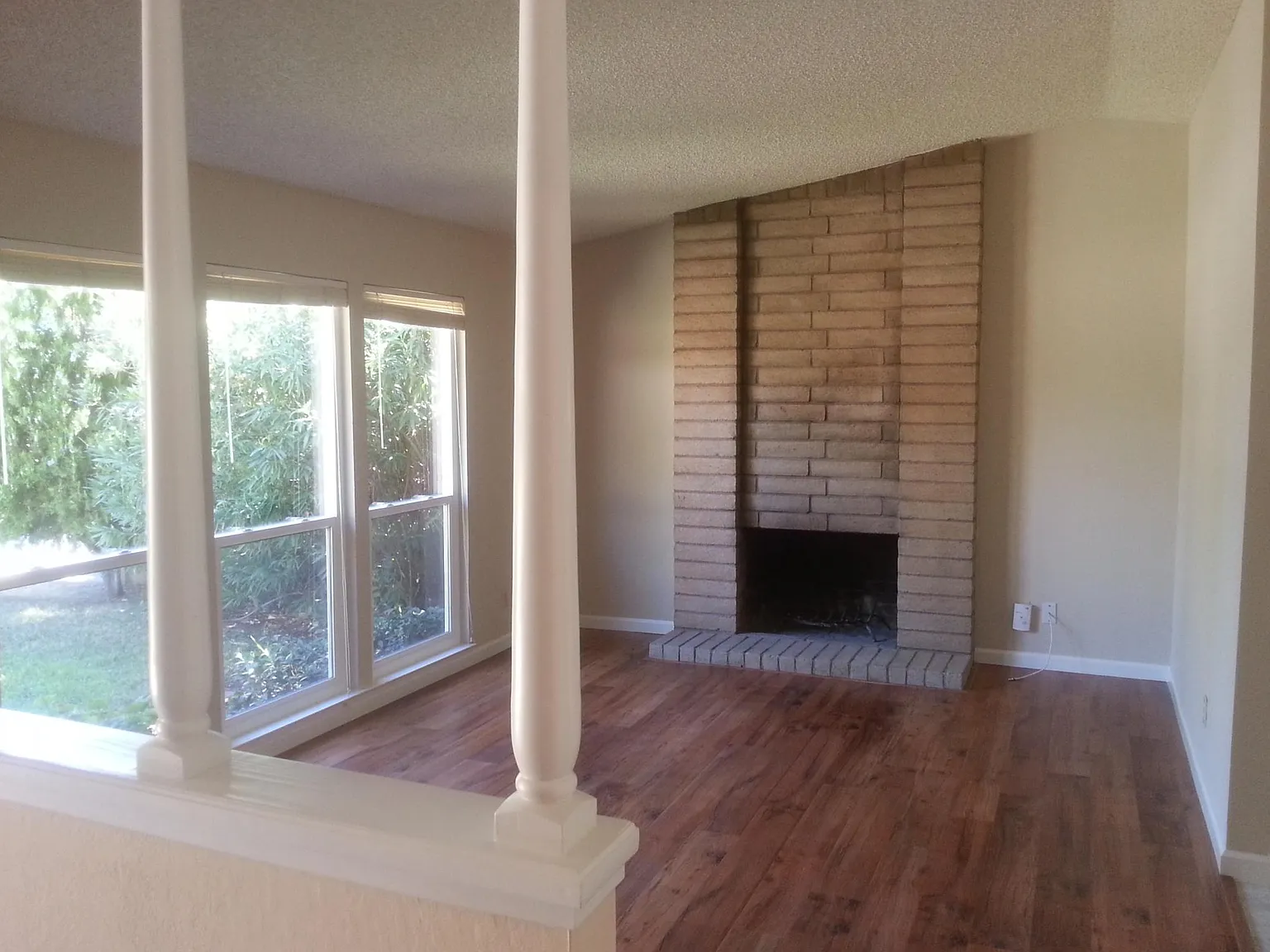 2 bed, 838 sqft, $1,995 — Photo 3