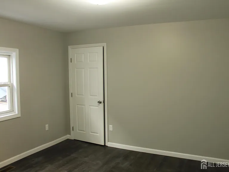 519 Roosevelt Ave #2 — Photo 6