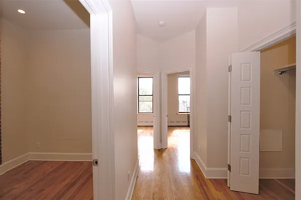 Rented by R New York | media 61