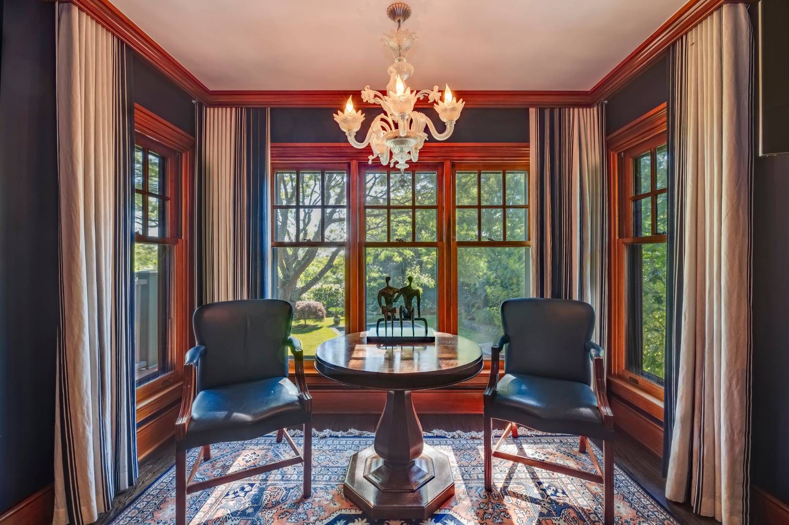 Primary bedroom sitting area
