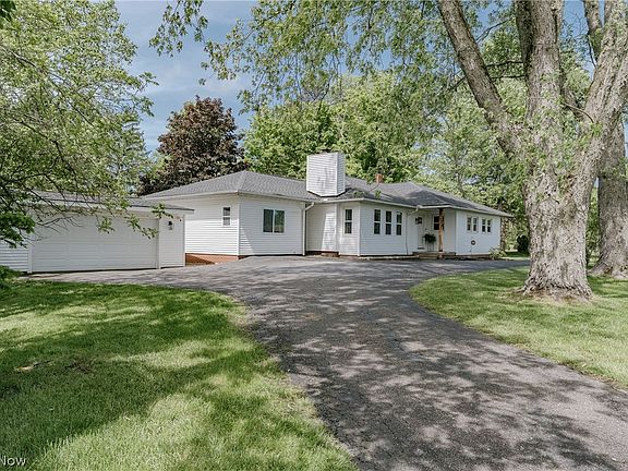 2nd image of 7809 Fairmount Rd