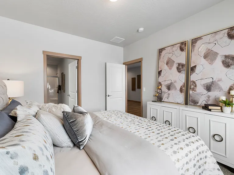 1288 Sq Ft Primary Bedroom