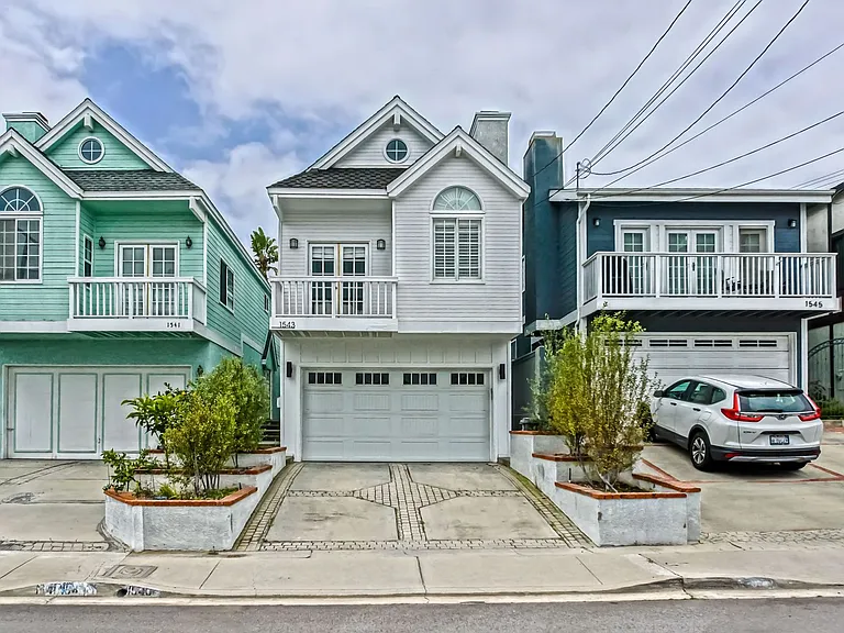 1543 Stanford Ave — Photo 1