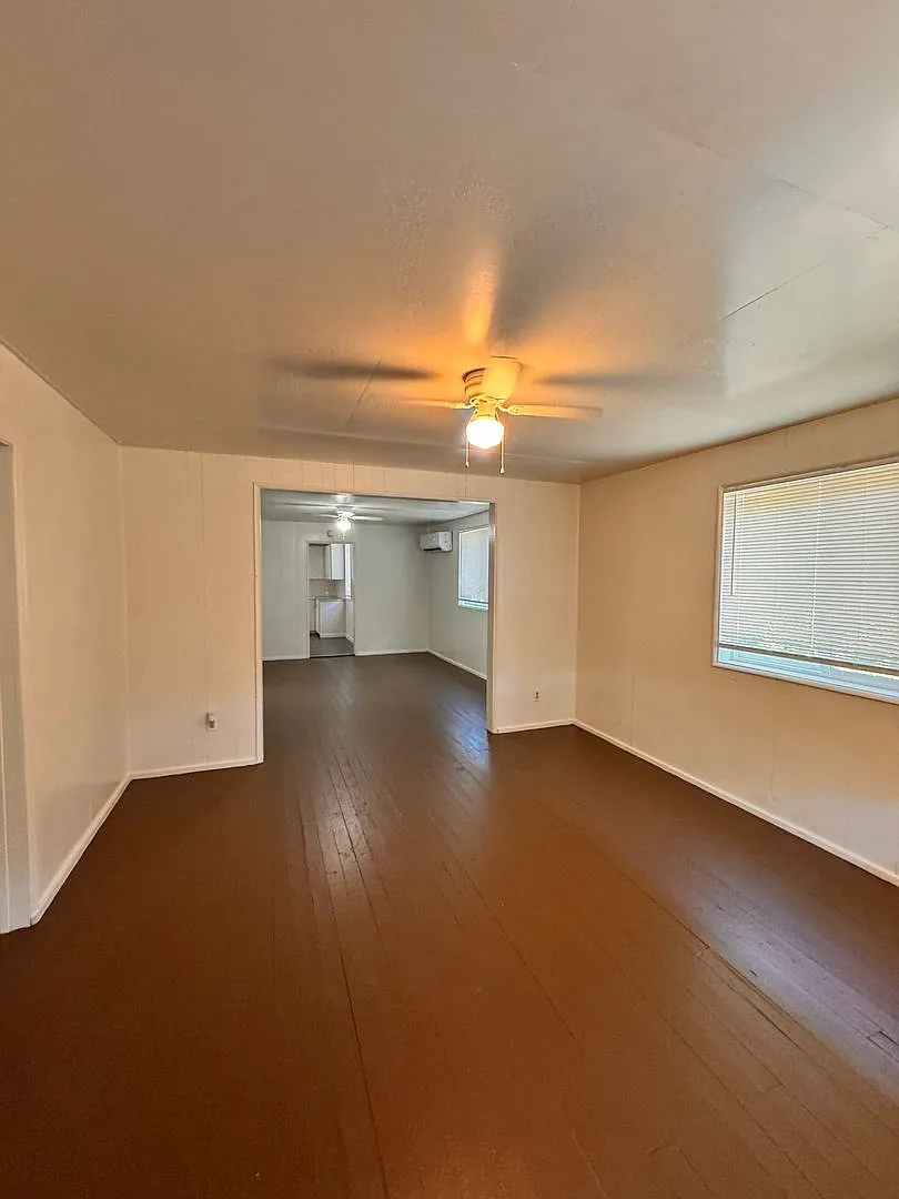 2 Bedroom House in SE Roseburg — Photo 2