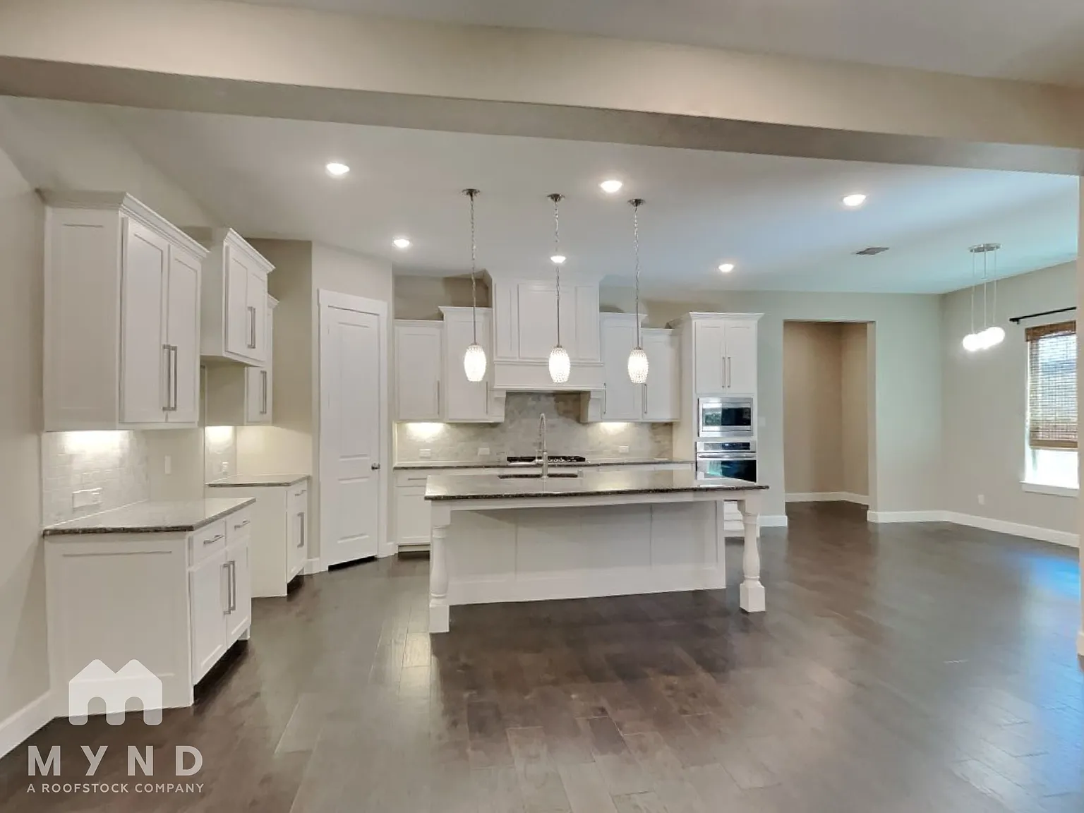 3 bed, 3.5 bath, 3088 sqft, $3,635 — Photo 4