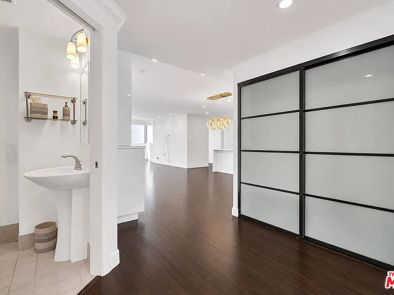 865 Comstock Ave #16C — Photo 6