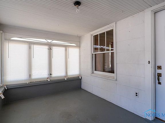4th image of 824 N Main St