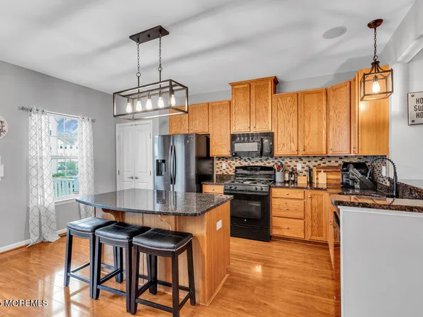 9 Olivia Drive, Tinton Falls, NJ 07712