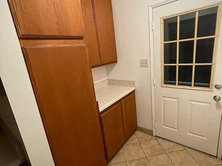 2513 N Termino Ave — Photo 19