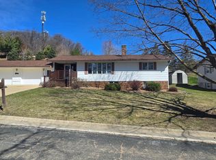 1003 Sunset Rd, Preston, MN 55965