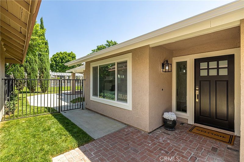 Listing photo 11 of 60