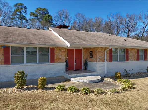 2200 Sandfort Rd, Phenix City, AL 36869