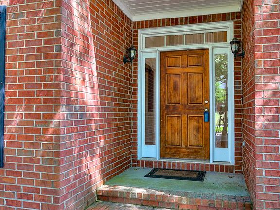 2nd image of 981 Shadwell Dr