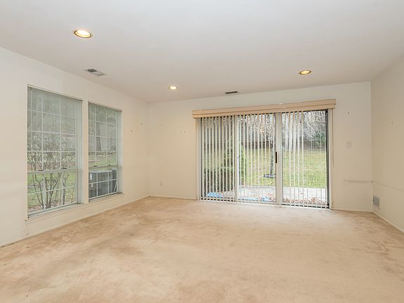4th image of 140 Colony Dr