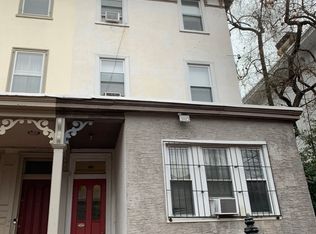 202 N 35th St APT 3F, Philadelphia, PA 19104