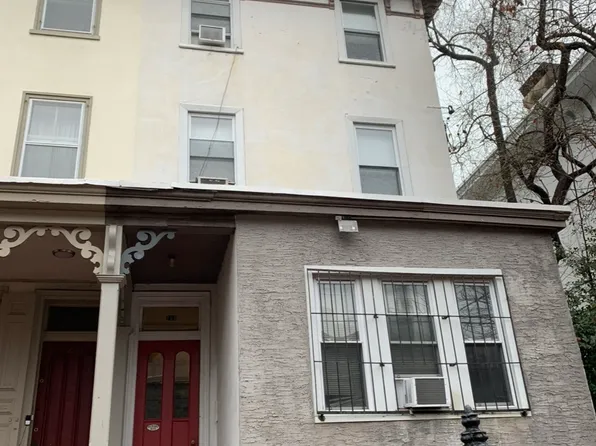 202 N 35th St APT 3F, Philadelphia, PA 19104