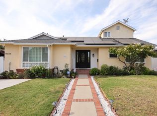 19037 Sylvan St, Reseda, CA 91335