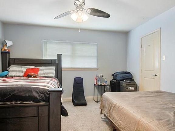 5th image of 2402 Caswell Ln